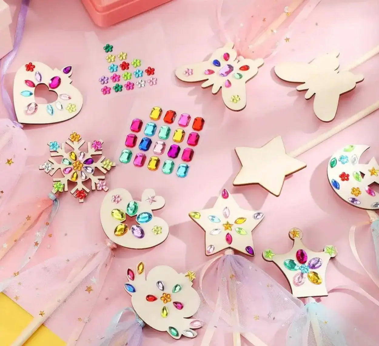 DIY fairy wand for craft activities in our halloween kids box